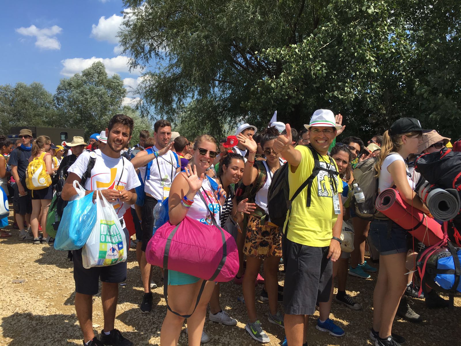 Nel Campus Misericordiae il ristoro dopo il cammino Tutti in fila per ritirare il "box lunch" della Gmg. Ecco i visi e le voci dei nostri giovani. Tra loro i seminaristi