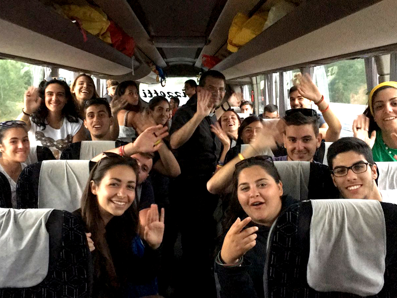 I giovani della Gmg in viaggio di ritorno verso Cagliari Stanchi ma arricchiti da un'esperienza entusiasmante, i ragazzi della nostra diocesi saranno martedì sera a casa