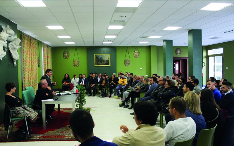 Un nuovo anno per il College sant’Efisio Presenti alla cerimonia di inaugurazione studenti, genitori e i responsabili della struttura.  Monsignor Miglio ha celebrato l’Eucaristia