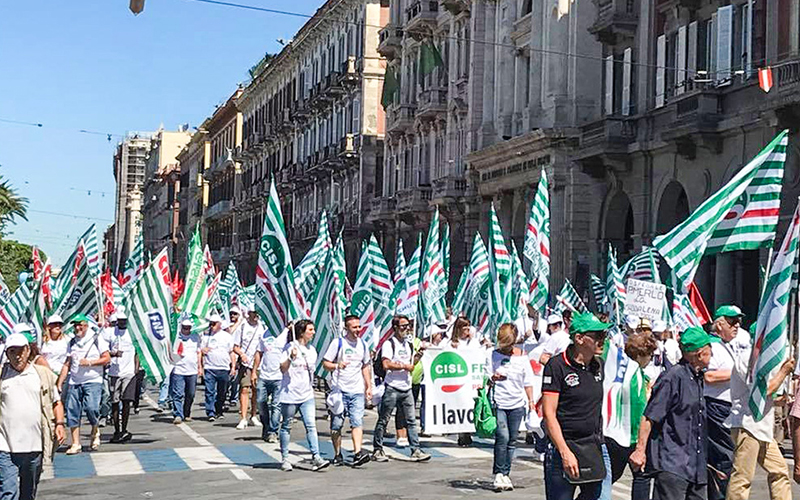 Uniti per una sanità a servizio di ogni cittadino La manifestazione promossa dai sindacati è stata fortemente partecipata. Tanti i sindaci delle zone più interne dell'Isola che hanno portato la voce dei cittadini all'attenzione della Regione Sardegna