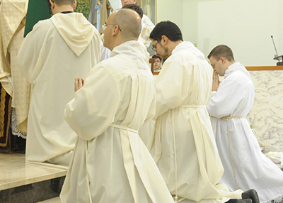 Tre diaconi al servizio della Chiesa diocesana Gianmarco Lorrai, Sergio Loddo e Davide Pau saranno ordinati mercoledì 27 giugno