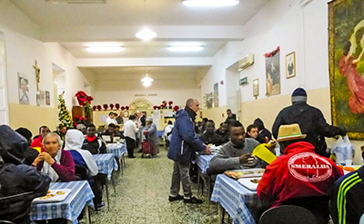 «Un pasto al giorno» per chi soffre la fame Sabato e domenica ritorna l'iniziativa in tante piazze